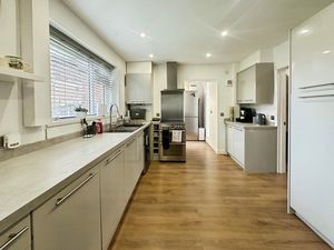 Kitchen- click for photo gallery